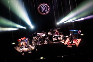 奥田民生、u201cバーチャル背景命u201dのミュージックビデオ集「カンタン 